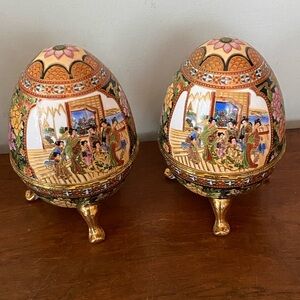 Pair of Decorative Egg Boxes Japanese scene Faberge style Chinoiserie figurines